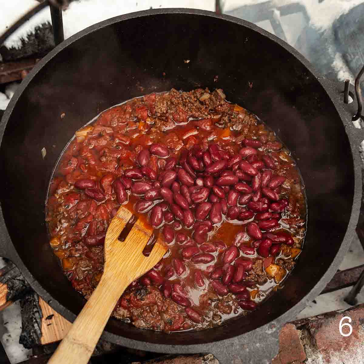 Dutch Oven Campfire Chili Camp.Grill.Eat.