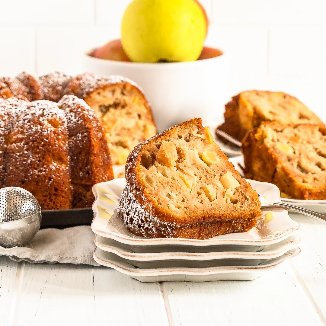 A bundt cake with apple and cinnamon.
